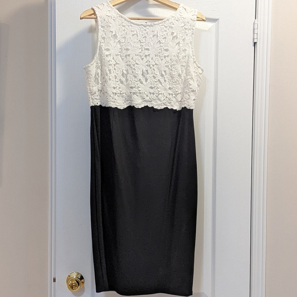 *LIKE NEW* Thyme Maternity black and white dress